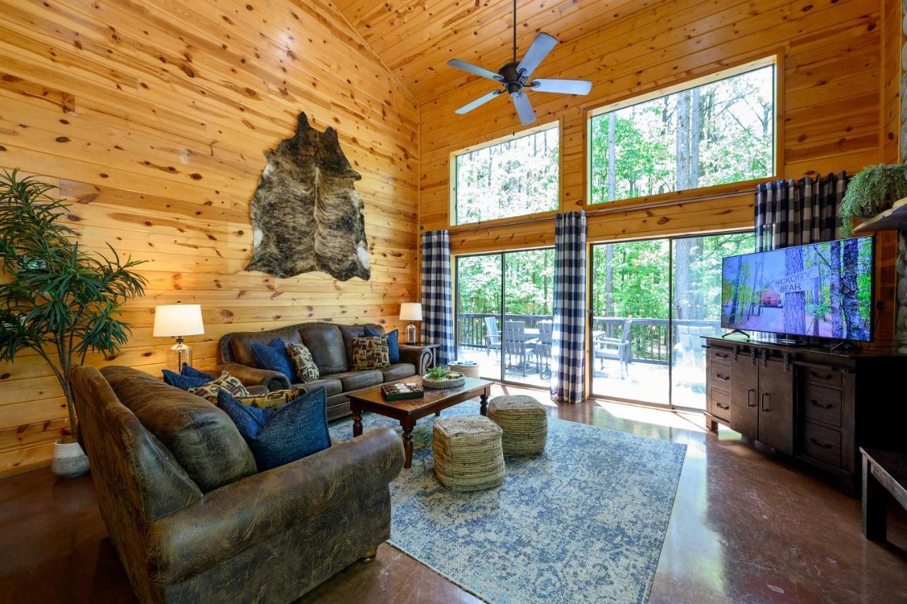 Hickory Bear - Cabin Surrounded By Pines, Sleeps 10, Hot Tub, Fire Pit, Arcade, Foosball Table & Deck Slide Villa Broken Bow Exterior photo