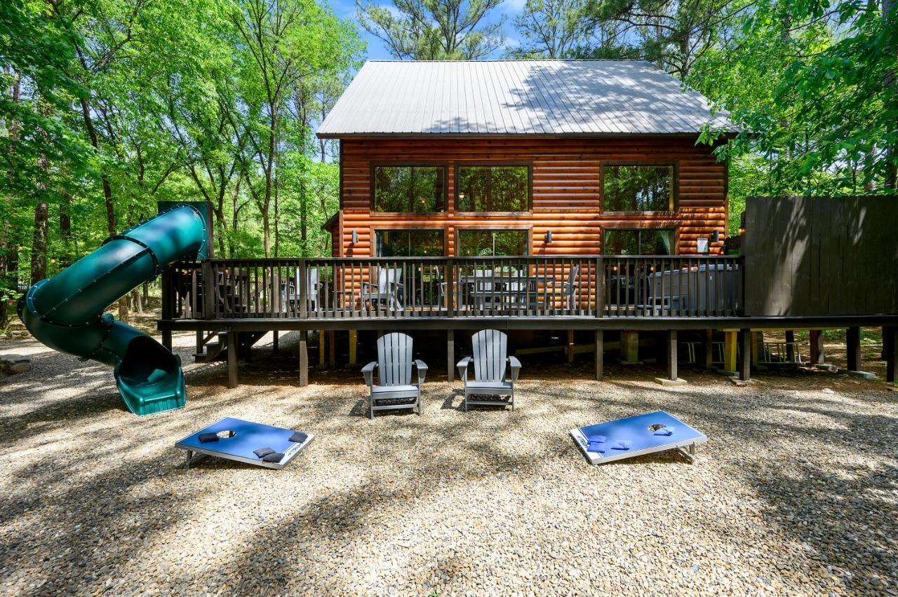 Hickory Bear - Cabin Surrounded By Pines, Sleeps 10, Hot Tub, Fire Pit, Arcade, Foosball Table & Deck Slide Broken Bow Exterior photo