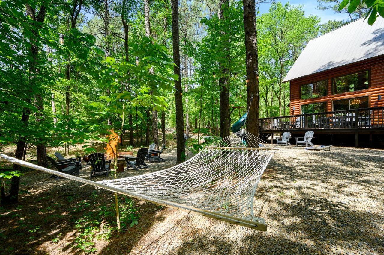 Hickory Bear - Cabin Surrounded By Pines, Sleeps 10, Hot Tub, Fire Pit, Arcade, Foosball Table & Deck Slide Broken Bow Exterior photo