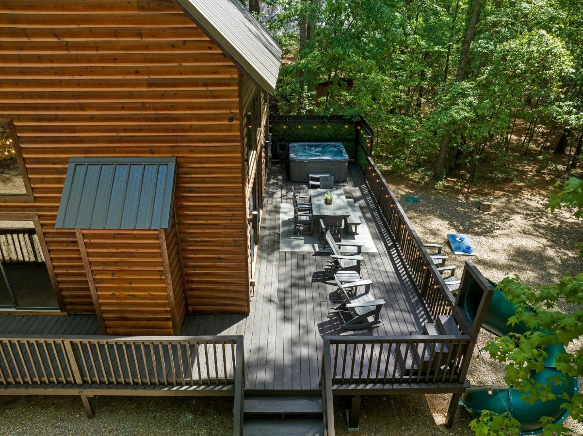 Hickory Bear - Cabin Surrounded By Pines, Sleeps 10, Hot Tub, Fire Pit, Arcade, Foosball Table & Deck Slide Villa Broken Bow Exterior photo