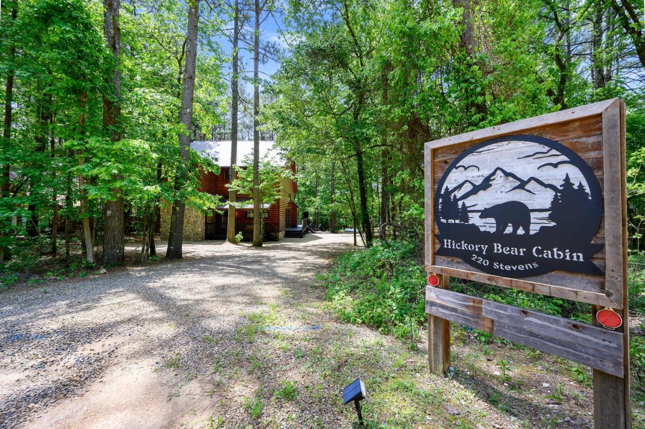 Hickory Bear - Cabin Surrounded By Pines, Sleeps 10, Hot Tub, Fire Pit, Arcade, Foosball Table & Deck Slide Broken Bow Exterior photo
