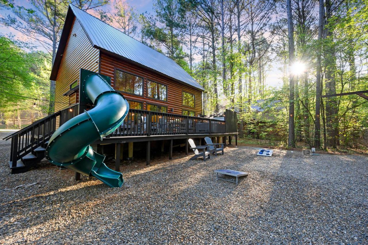 Hickory Bear - Cabin Surrounded By Pines, Sleeps 10, Hot Tub, Fire Pit, Arcade, Foosball Table & Deck Slide Broken Bow Exterior photo
