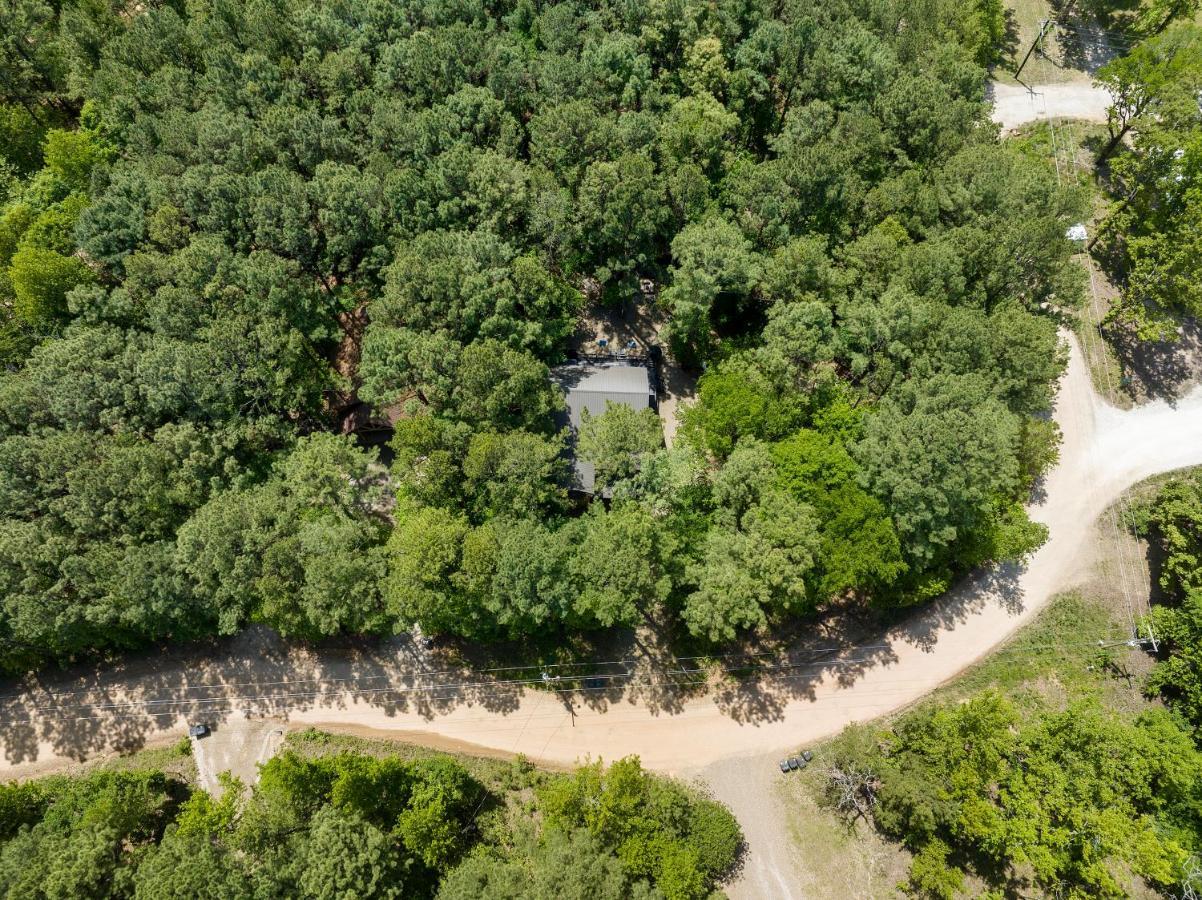 Hickory Bear - Cabin Surrounded By Pines, Sleeps 10, Hot Tub, Fire Pit, Arcade, Foosball Table & Deck Slide Broken Bow Exterior photo